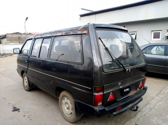 Buy 1991 used Nissan Vanette Lagos