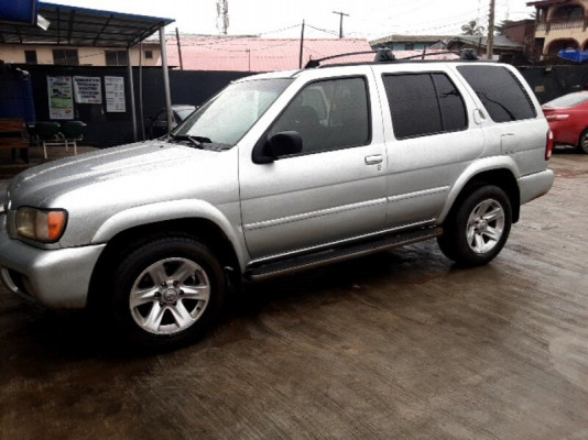 Buy 2004 used Nissan Pathfinder Lagos