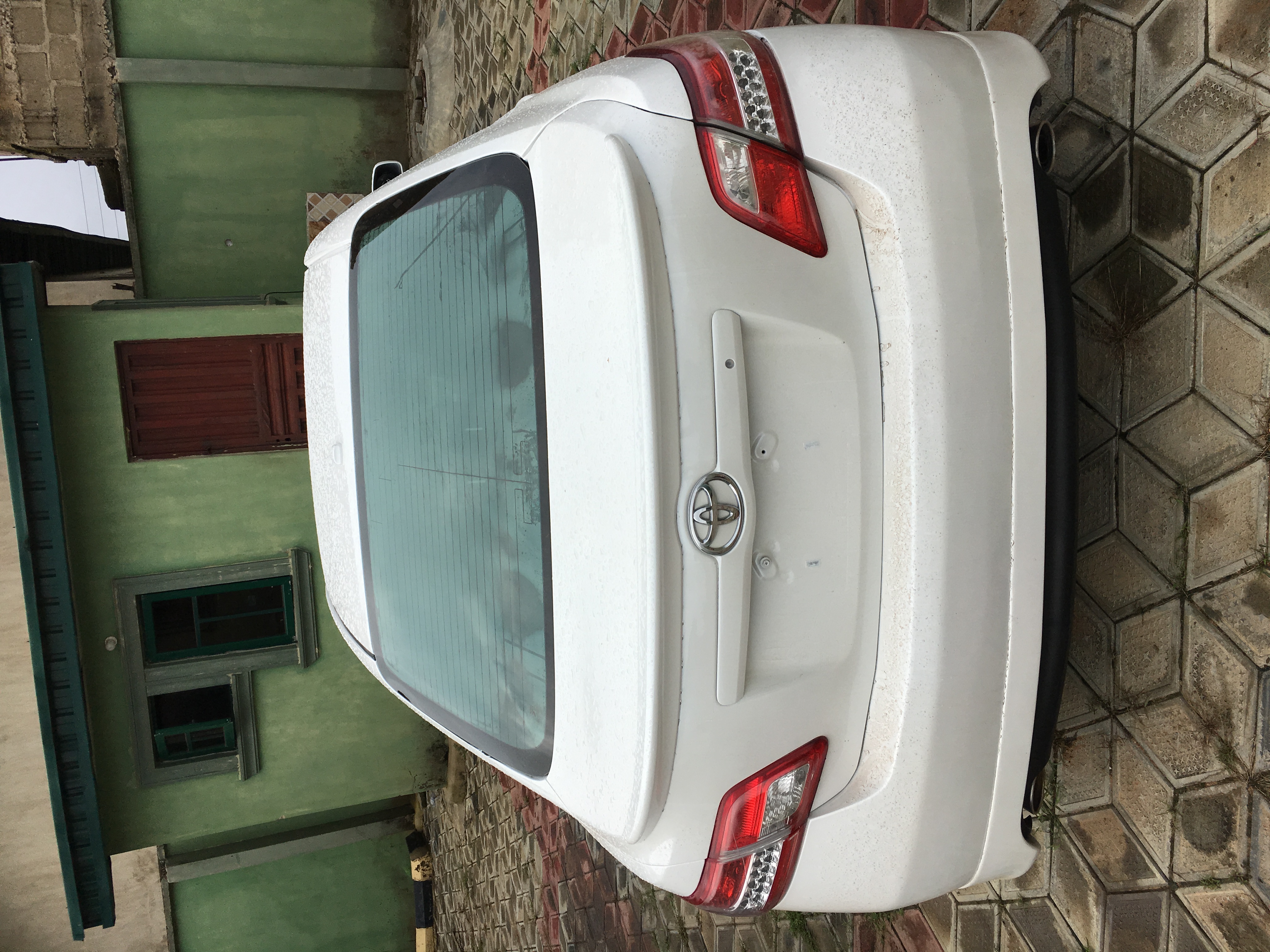Buy 2011 foreign-used Toyota Camry Oyo