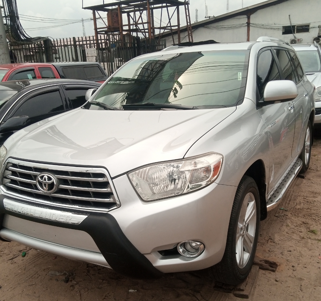 Buy 2010 foreign-used Toyota Highlander Rivers