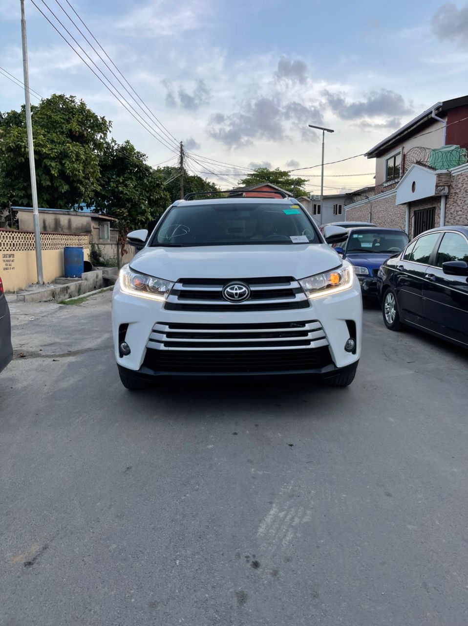 Buy 2018 foreign-used Toyota Highlander Lagos
