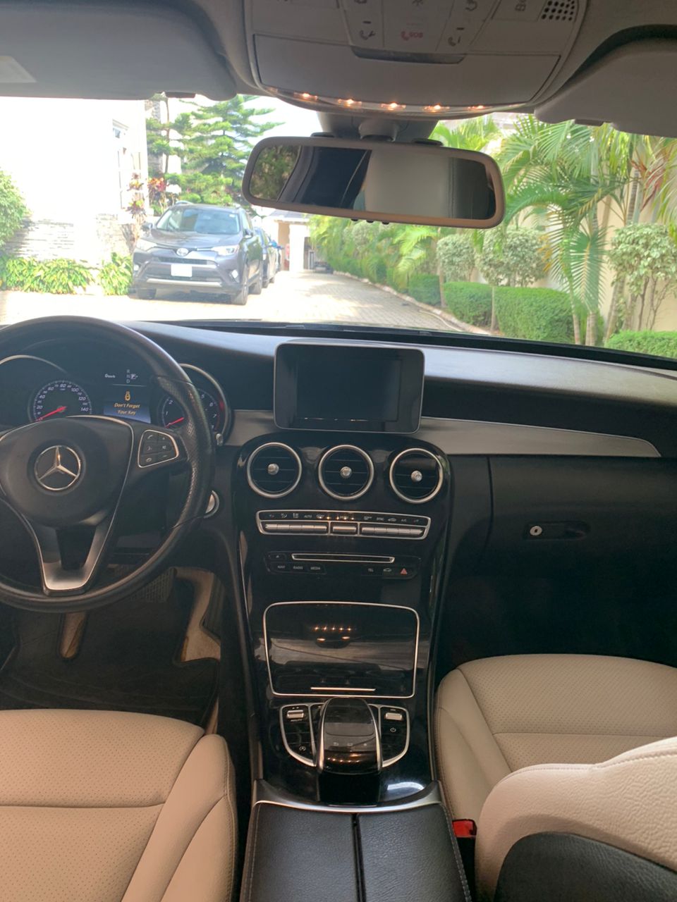 Buy 2015 foreign-used Mercedes-benz C300 Abuja