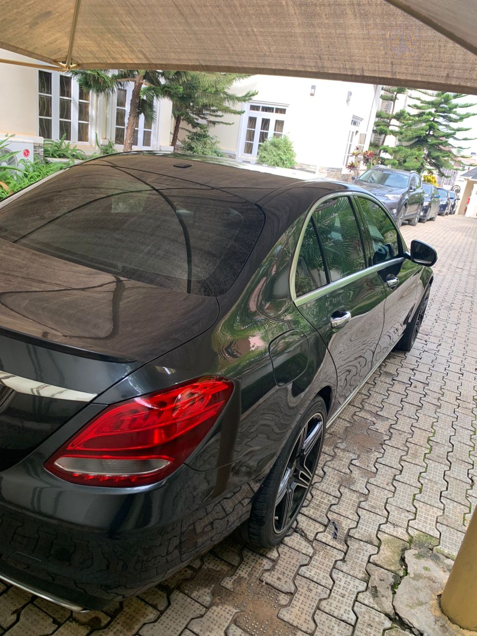 Buy 2015 foreign-used Mercedes-benz C300 Abuja