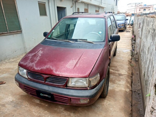 Buy 1999 used Mitsubishi Space Wagon Lagos
