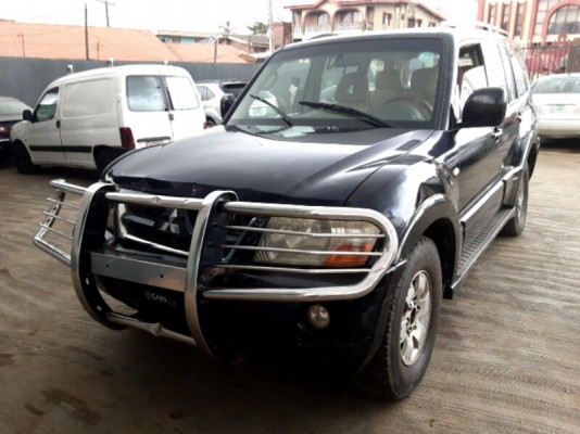 Buy 2004 used Mitsubishi Pajero Lagos