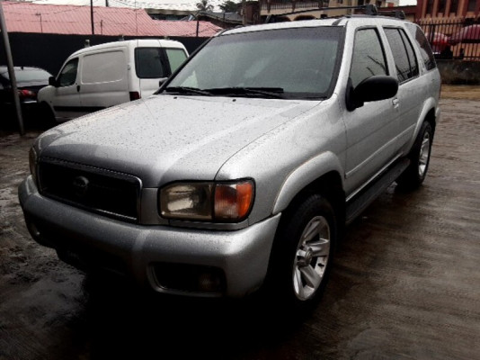 Buy 2004 used Nissan Pathfinder Lagos