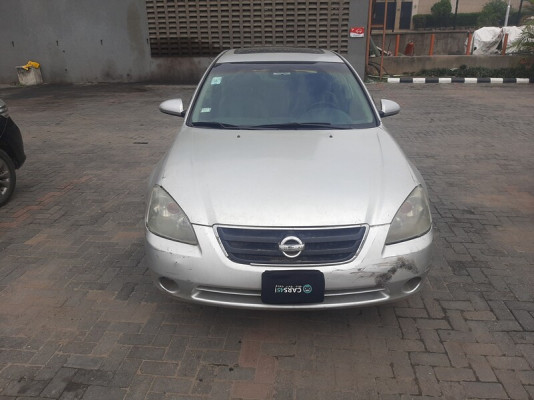Buy 2003 used Nissan Altima Lagos