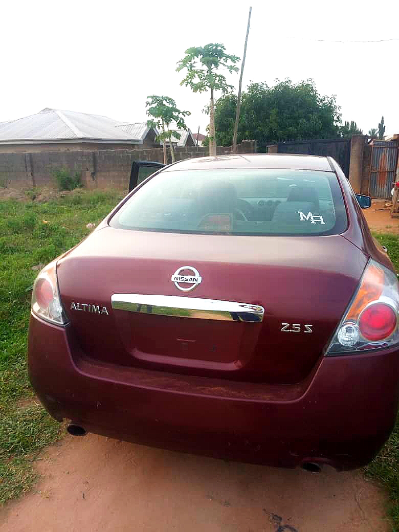 Buy 2012 used Nissan Altima Abuja