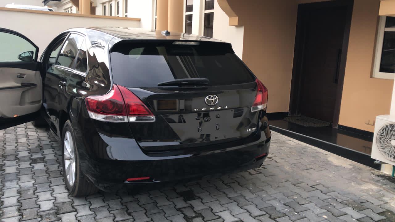 Buy 2014 foreign-used Toyota Venza Lagos