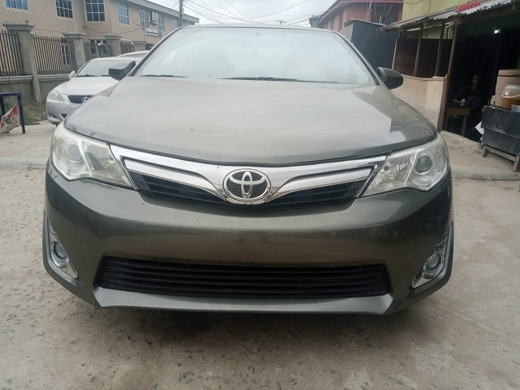 Buy 2013 foreign-used Toyota Camry Lagos