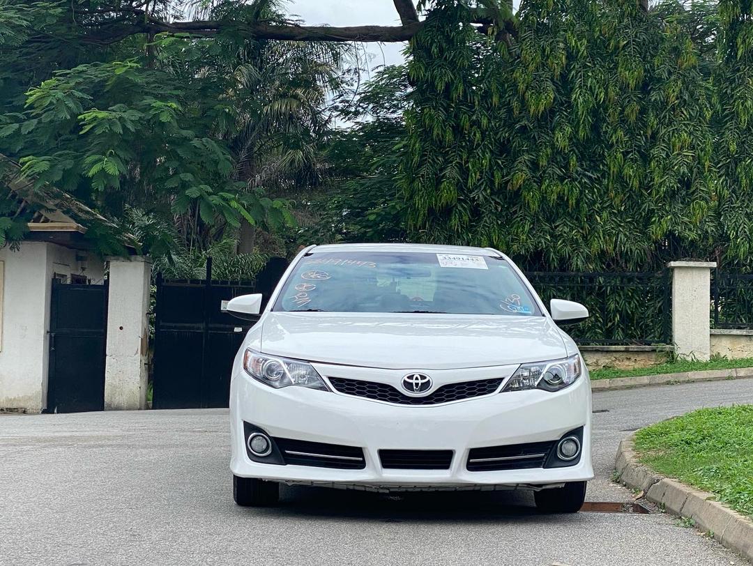 Buy 2014 foreign-used Toyota Camry Abuja